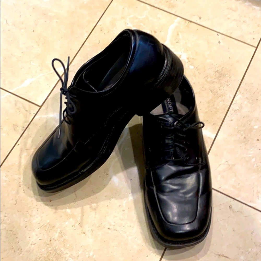 Men’s dress shoes
